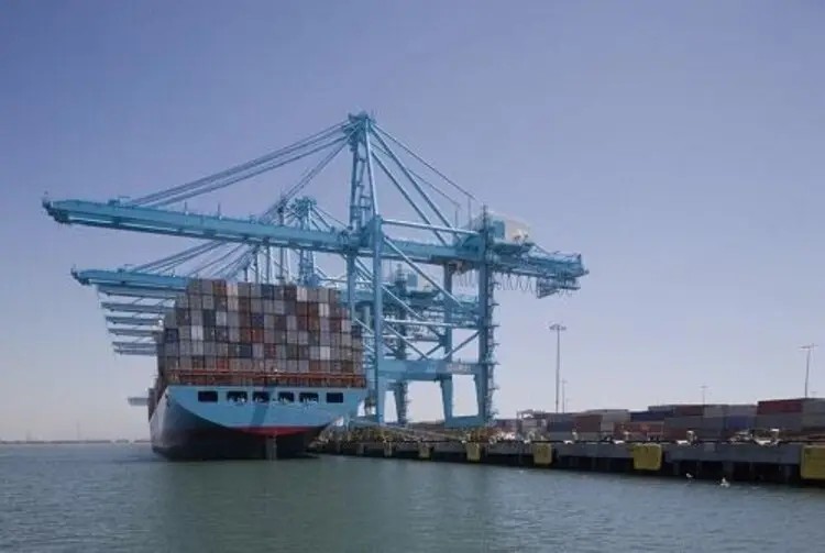 美国第一大集装箱港-洛杉矶港进口量同比暴跌了17%