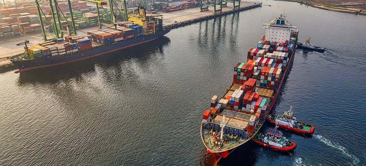 持续降雨导致孟加拉国吉大港港口和仓库的箱子运输减少一半